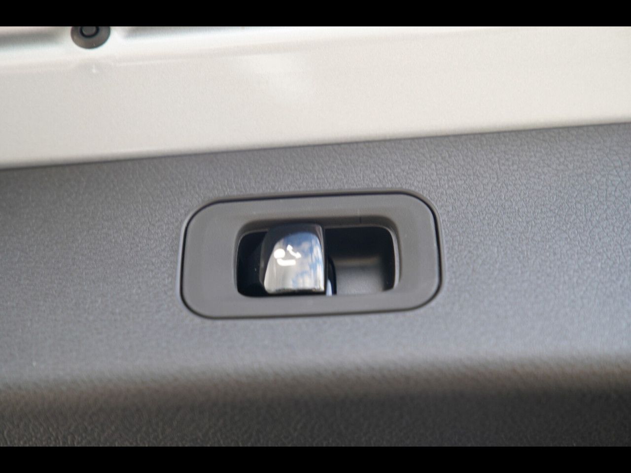 Mercedes-Benz E-Klasse – Bild 25
