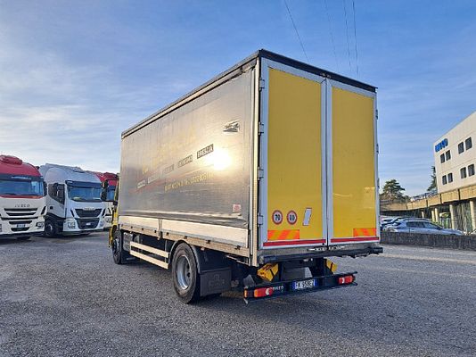 Vehicle image 8 / 13