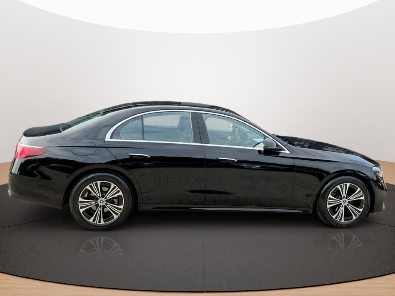Mercedes-Benz E-Klasse – Bild 4