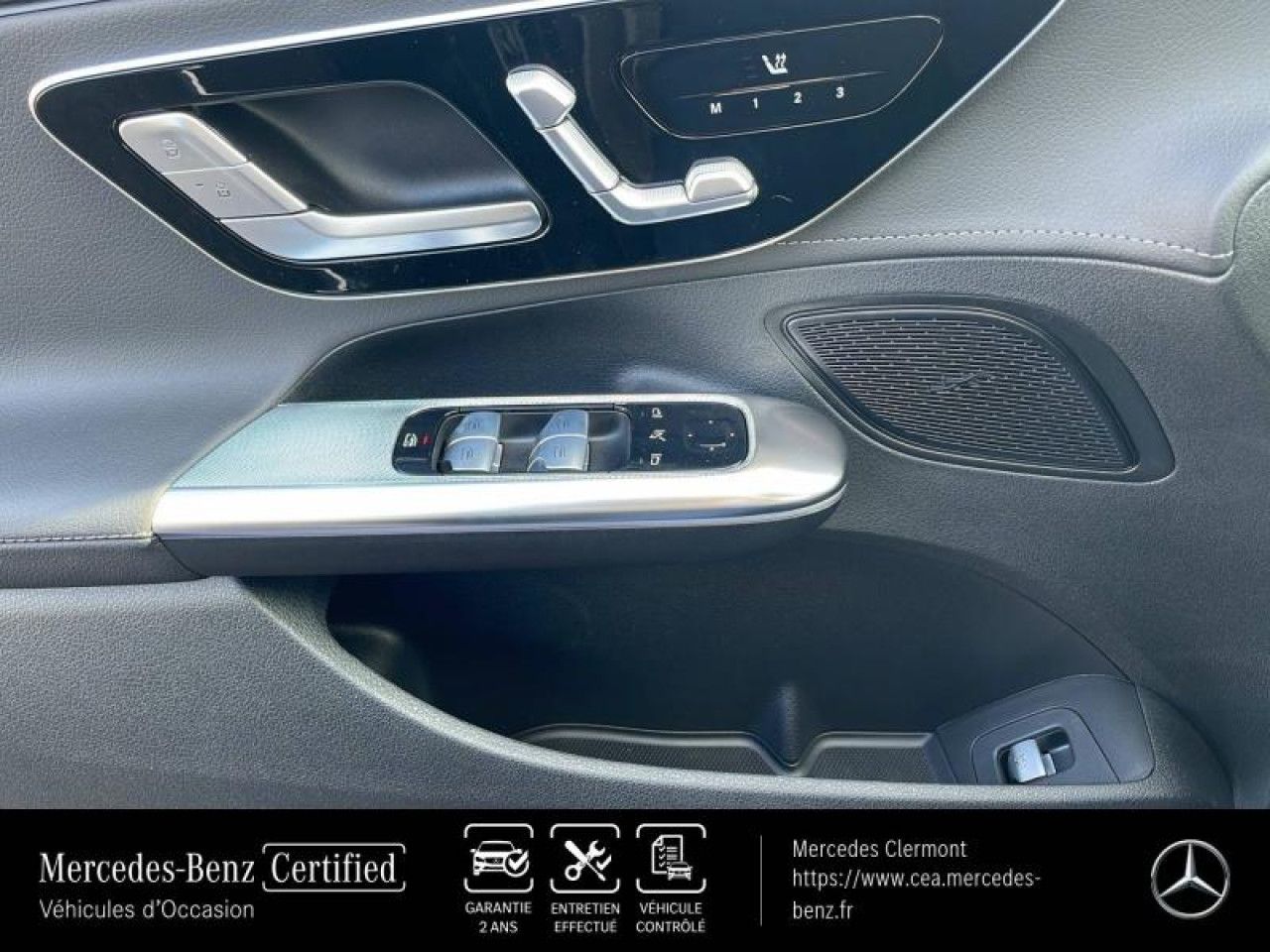 Photo du v&eacute;hicule 15 / 18