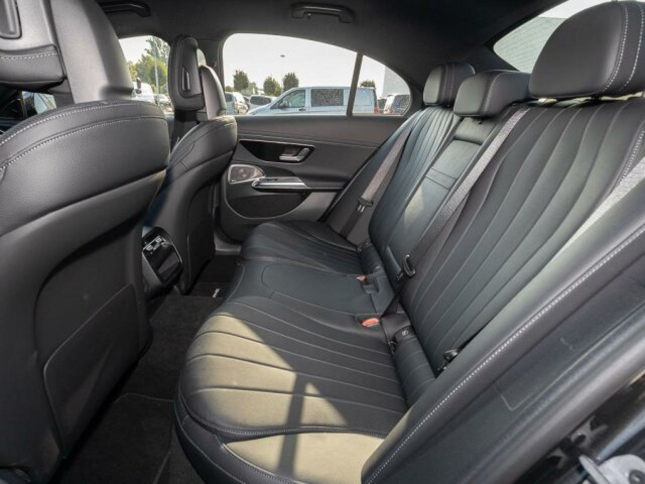 Mercedes-Benz E-Klasse – Bild 10