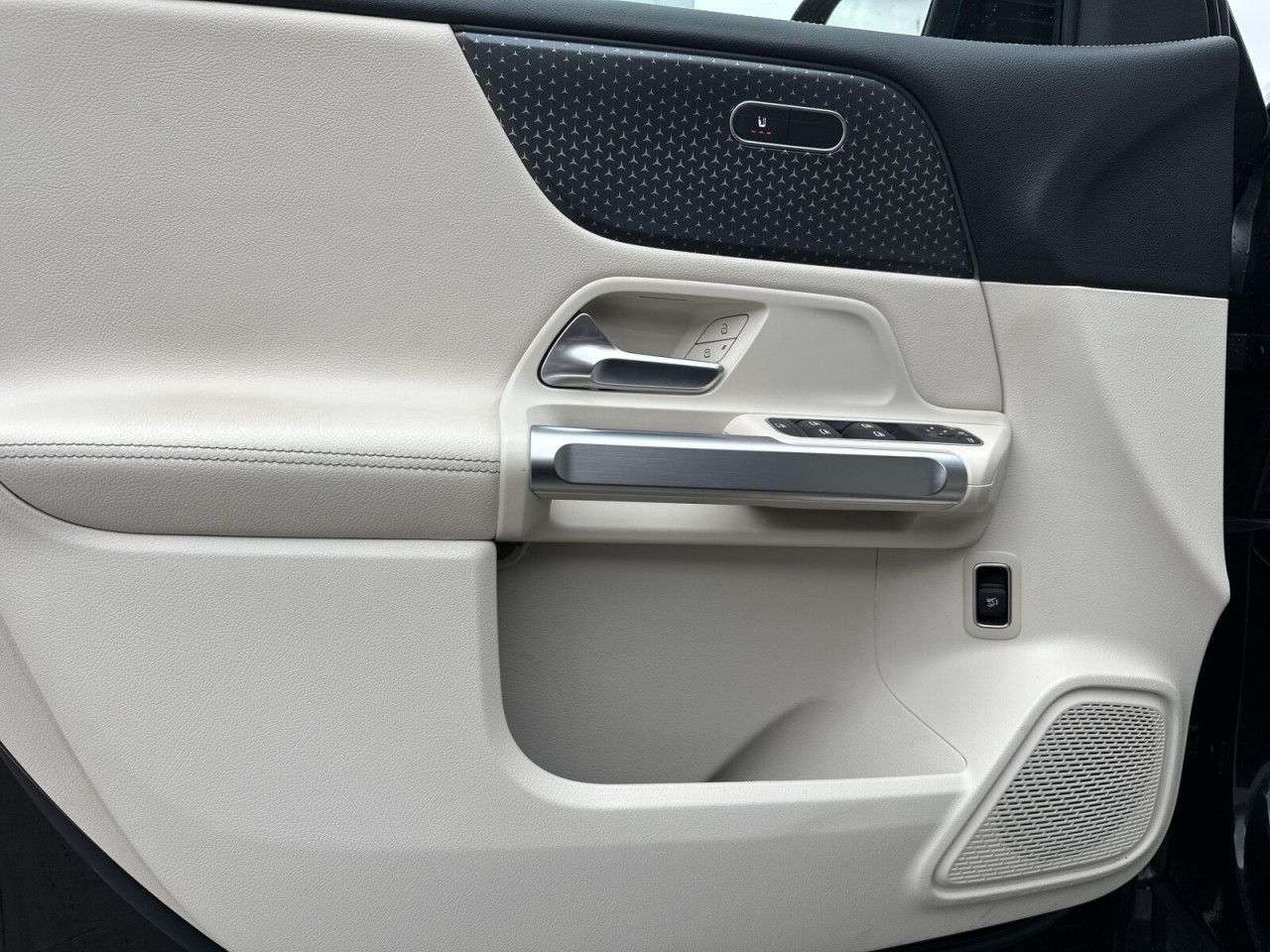 Zdj&eogon;cie pojazdu 16 / 22