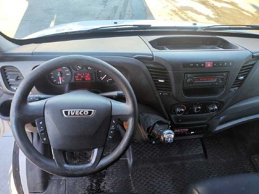 Vehicle image 7 / 10