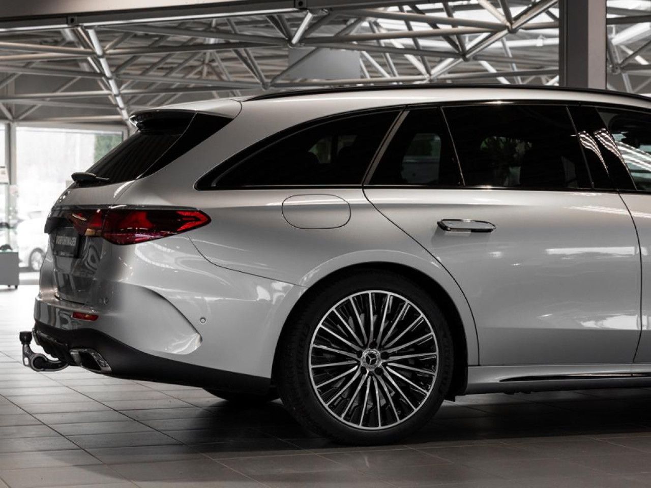 Mercedes-Benz E-Klasse – Bild 24