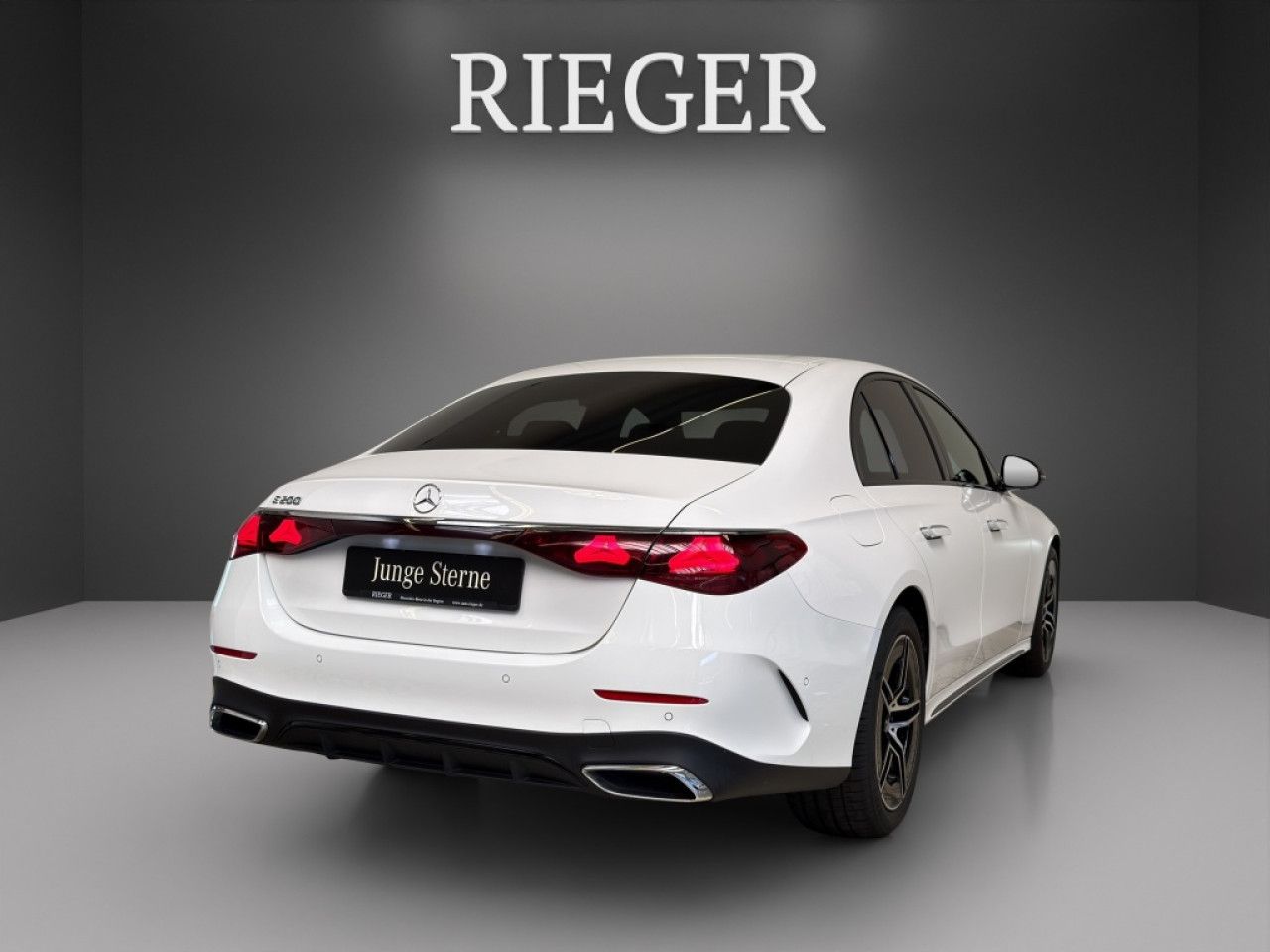 Mercedes-Benz E-Klasse – Bild 13