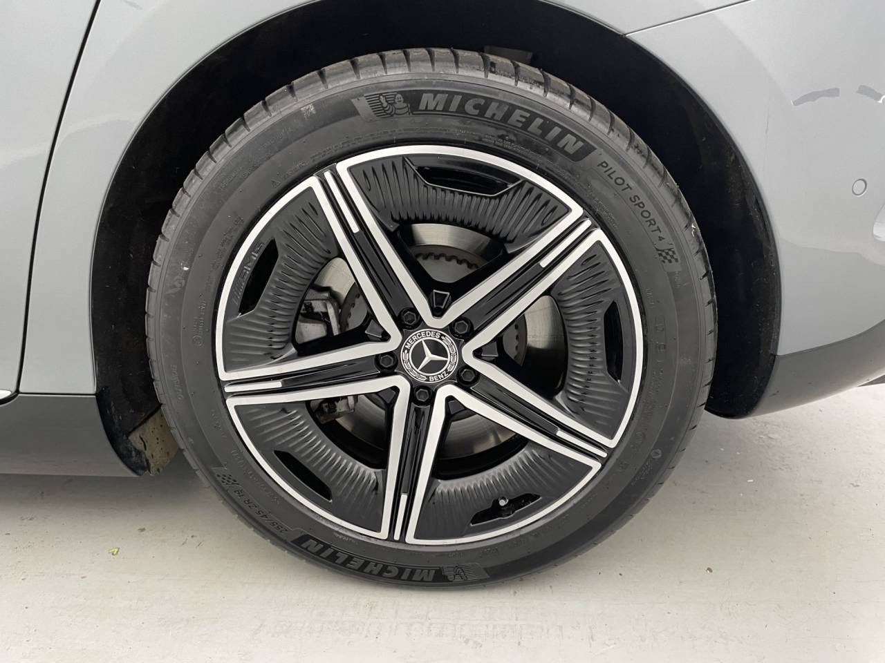 Photo du v&eacute;hicule 17 / 18