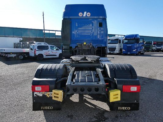 Vehicle image 7 / 15