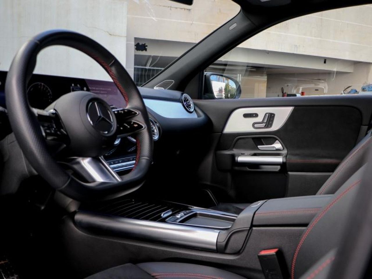 Photo du v&eacute;hicule 4 / 18