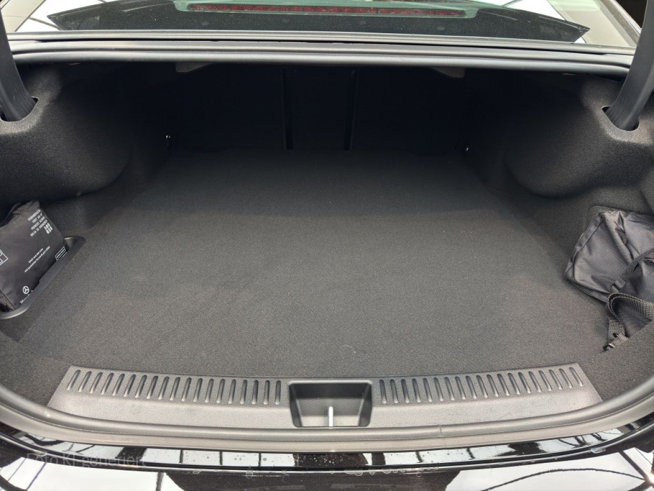 Mercedes-Benz E-Klasse – Bild 11