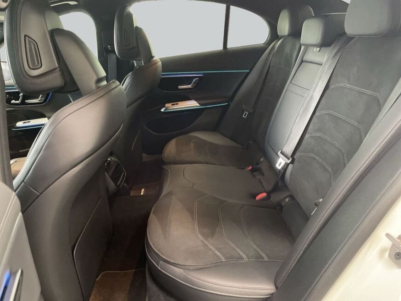 Mercedes-Benz E-Klasse – Bild 11