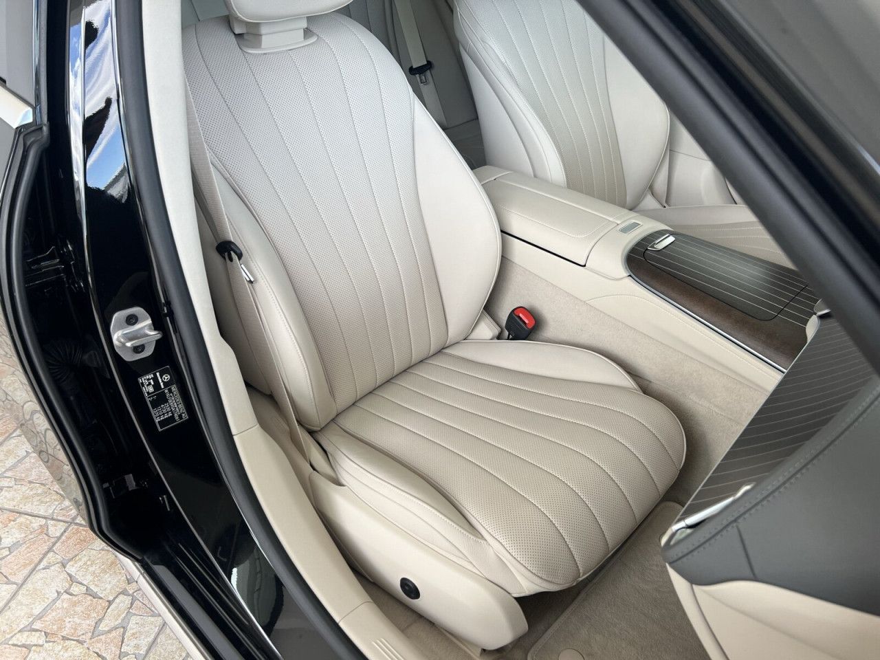 Mercedes-Benz E-Klasse – Bild 12