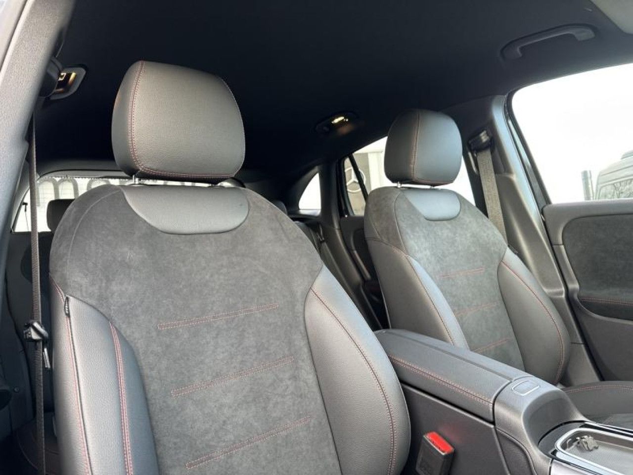 Photo du v&eacute;hicule 11 / 18