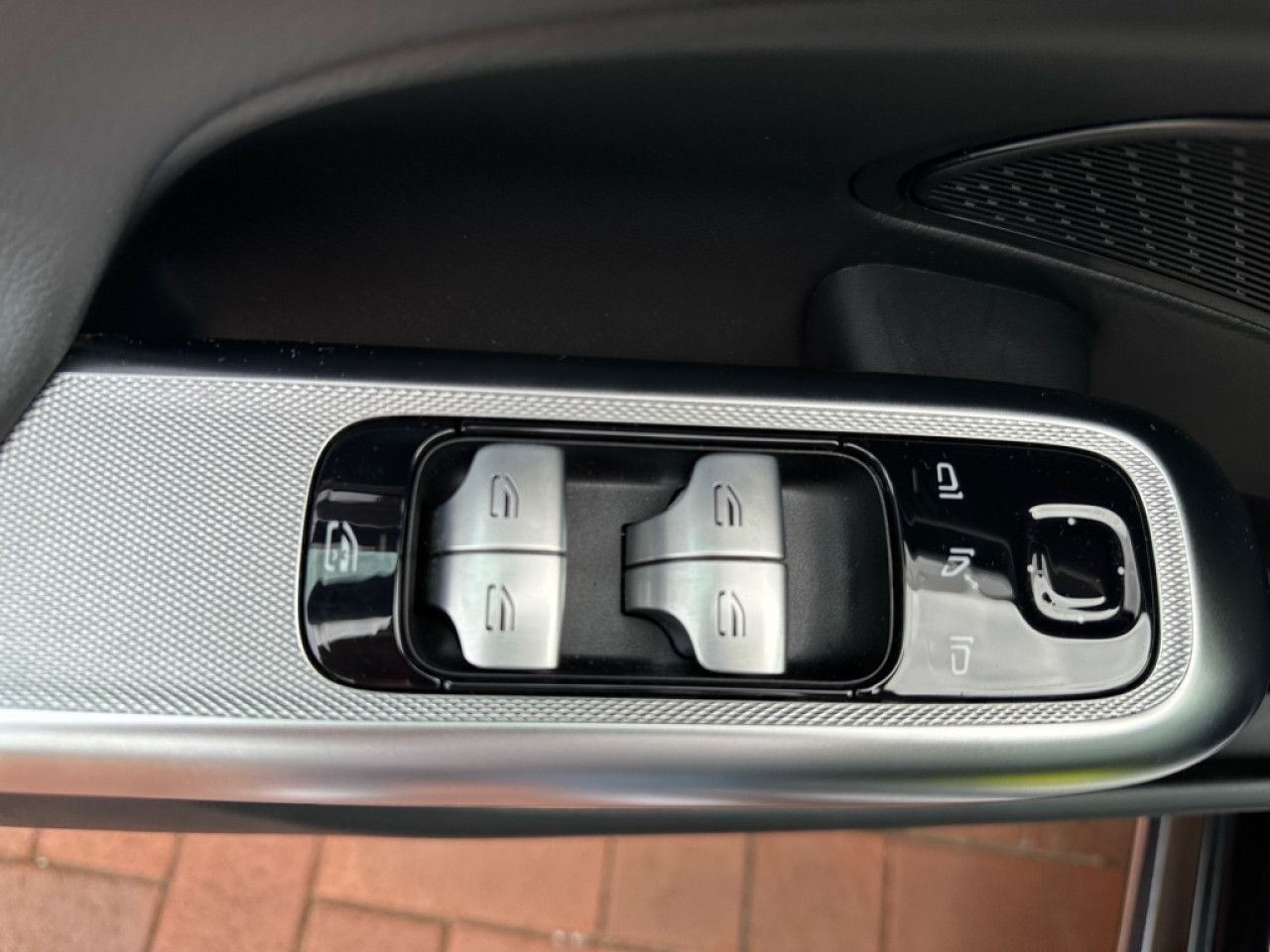 Mercedes-Benz E-Klasse – Bild 17