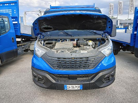 Vehicle image 10 / 14