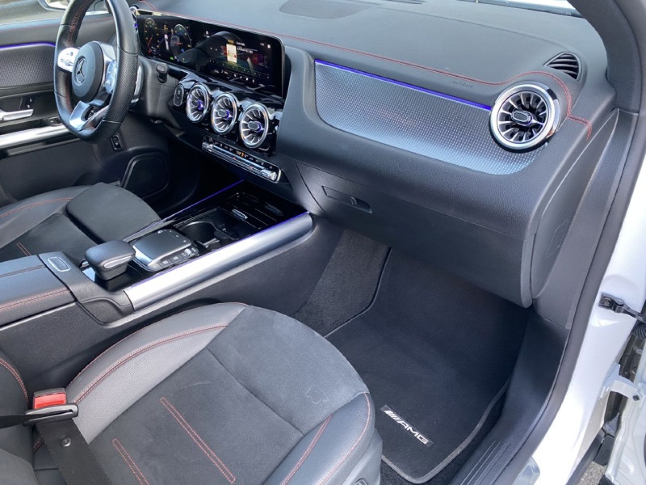 Photo du v&eacute;hicule 12 / 18