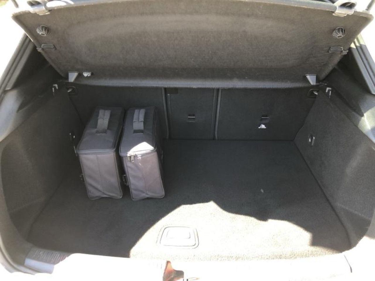 Photo du v&eacute;hicule 10 / 18