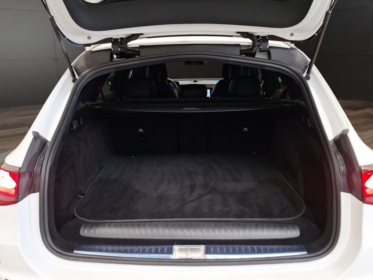Mercedes-Benz E-Klasse – Bild 11