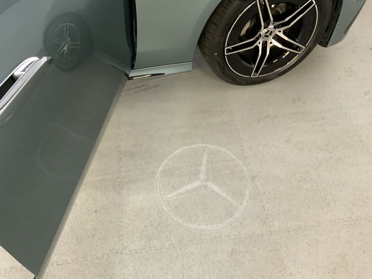 Mercedes-Benz E-Klasse – Bild 13