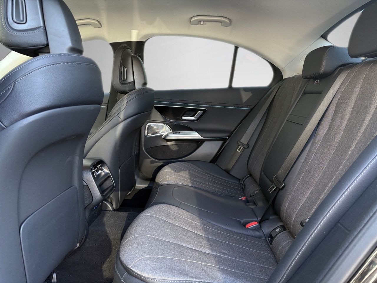 Mercedes-Benz E-Klasse – Bild 14