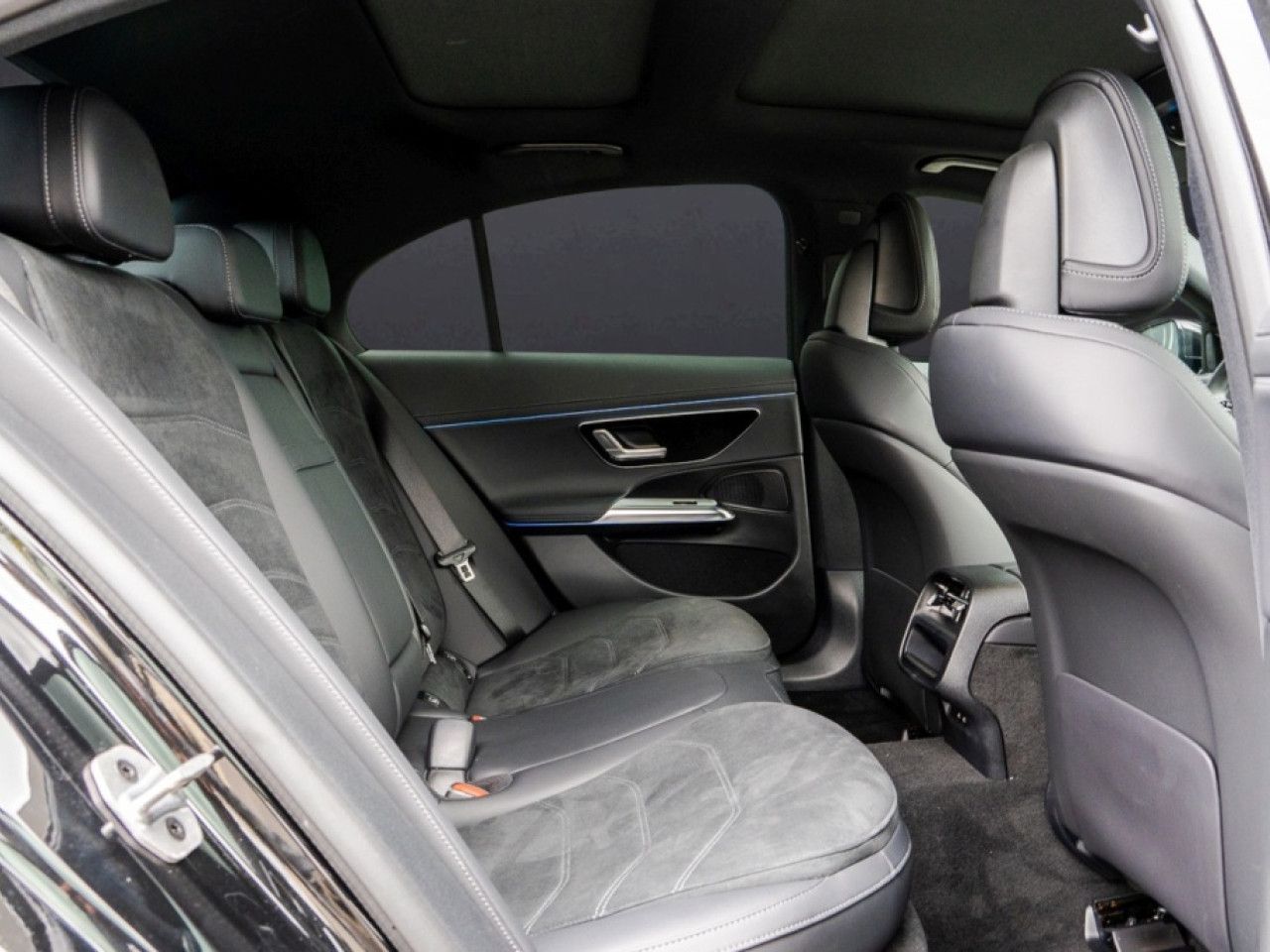 Mercedes-Benz E-Klasse – Bild 11