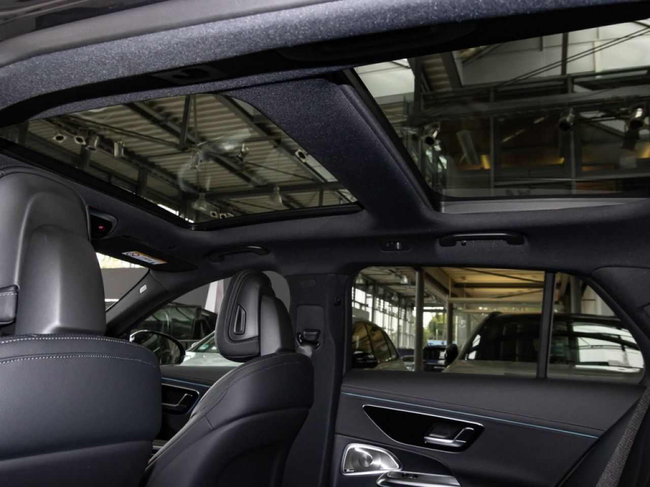 Mercedes-Benz E-Klasse – Bild 12