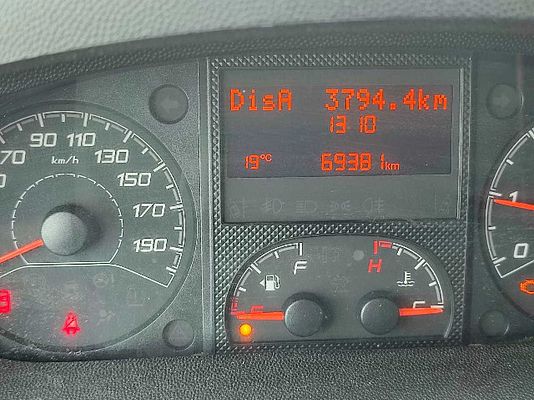 Vehicle image 8 / 10