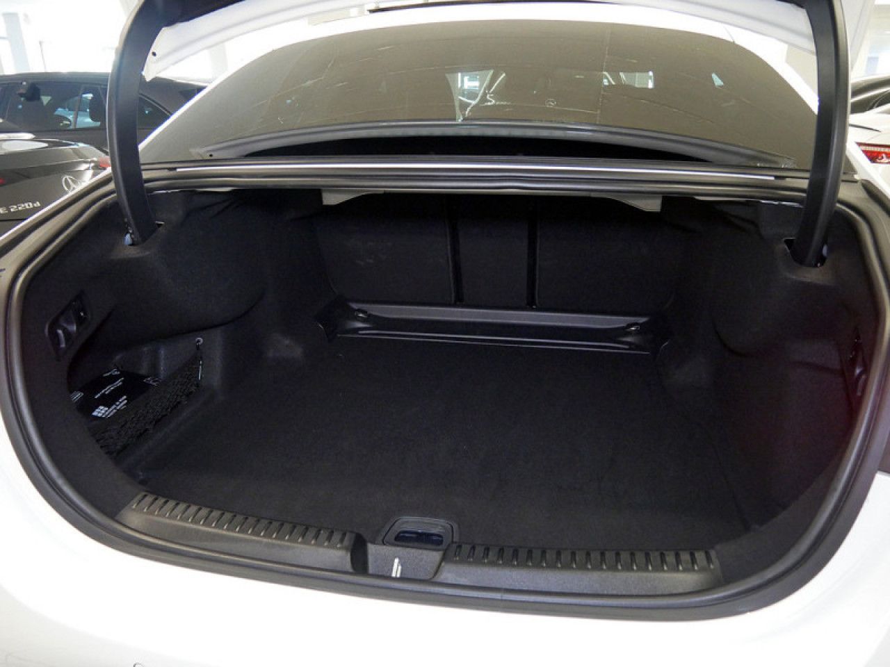 Mercedes-Benz E-Klasse – Bild 10