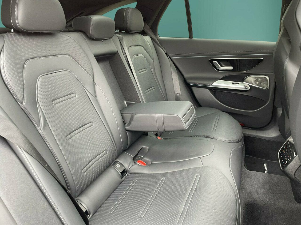 Mercedes-Benz E-Klasse – Bild 12