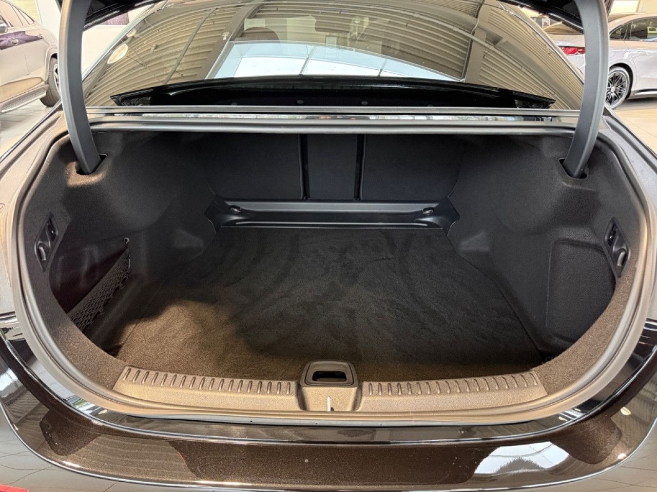 Mercedes-Benz E-Klasse – Bild 10