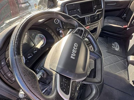 Vehicle image 7 / 7
