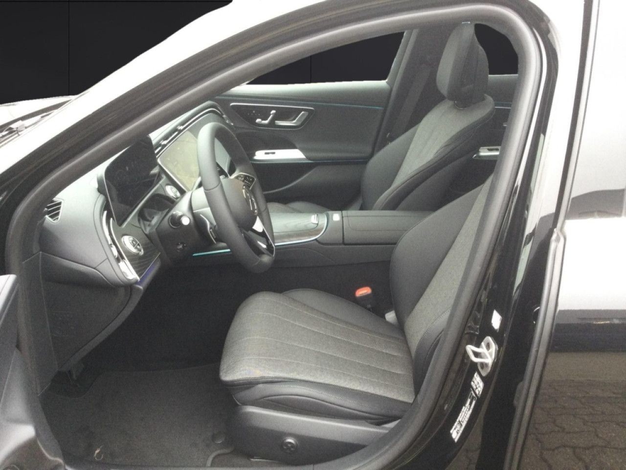 Mercedes-Benz E-Klasse – Bild 8