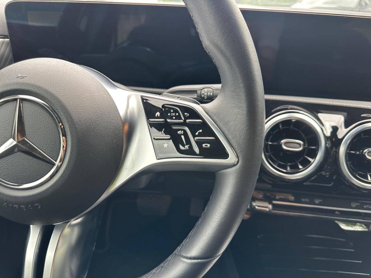 Photo du v&eacute;hicule 17 / 18