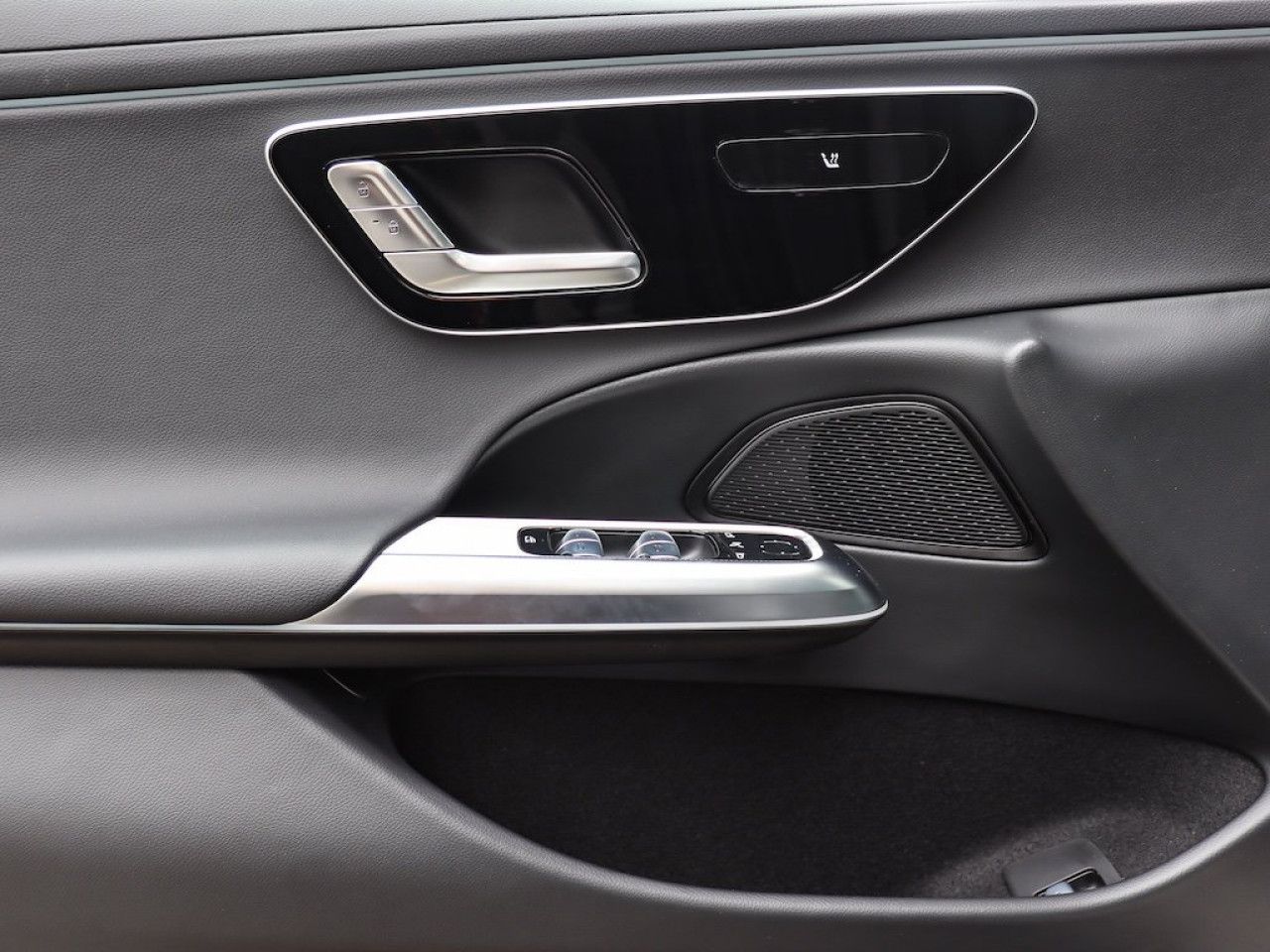 Mercedes-Benz E-Klasse – Bild 17