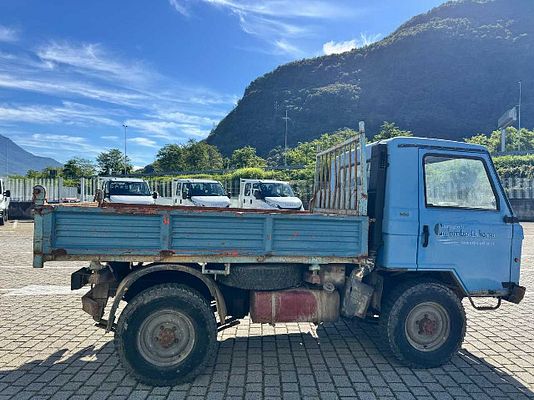 Vehicle image 4 / 8