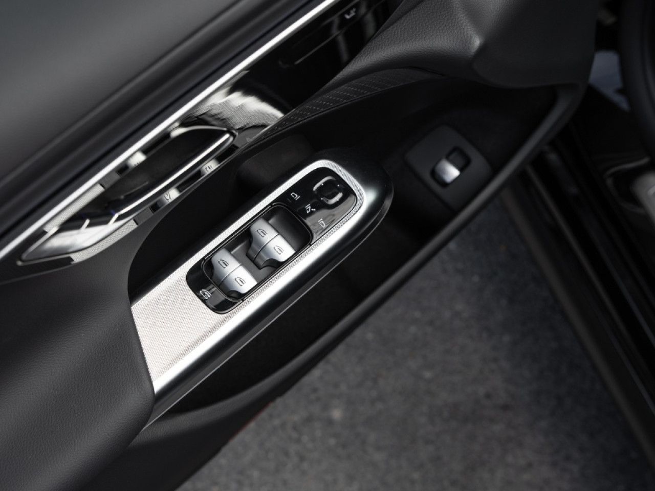 Mercedes-Benz E-Klasse – Bild 18