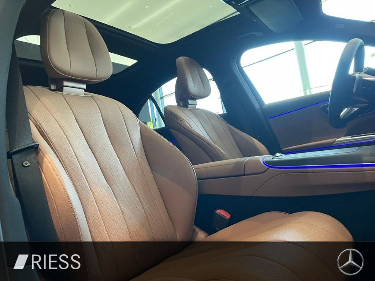 Mercedes-Benz E-Klasse – Bild 10