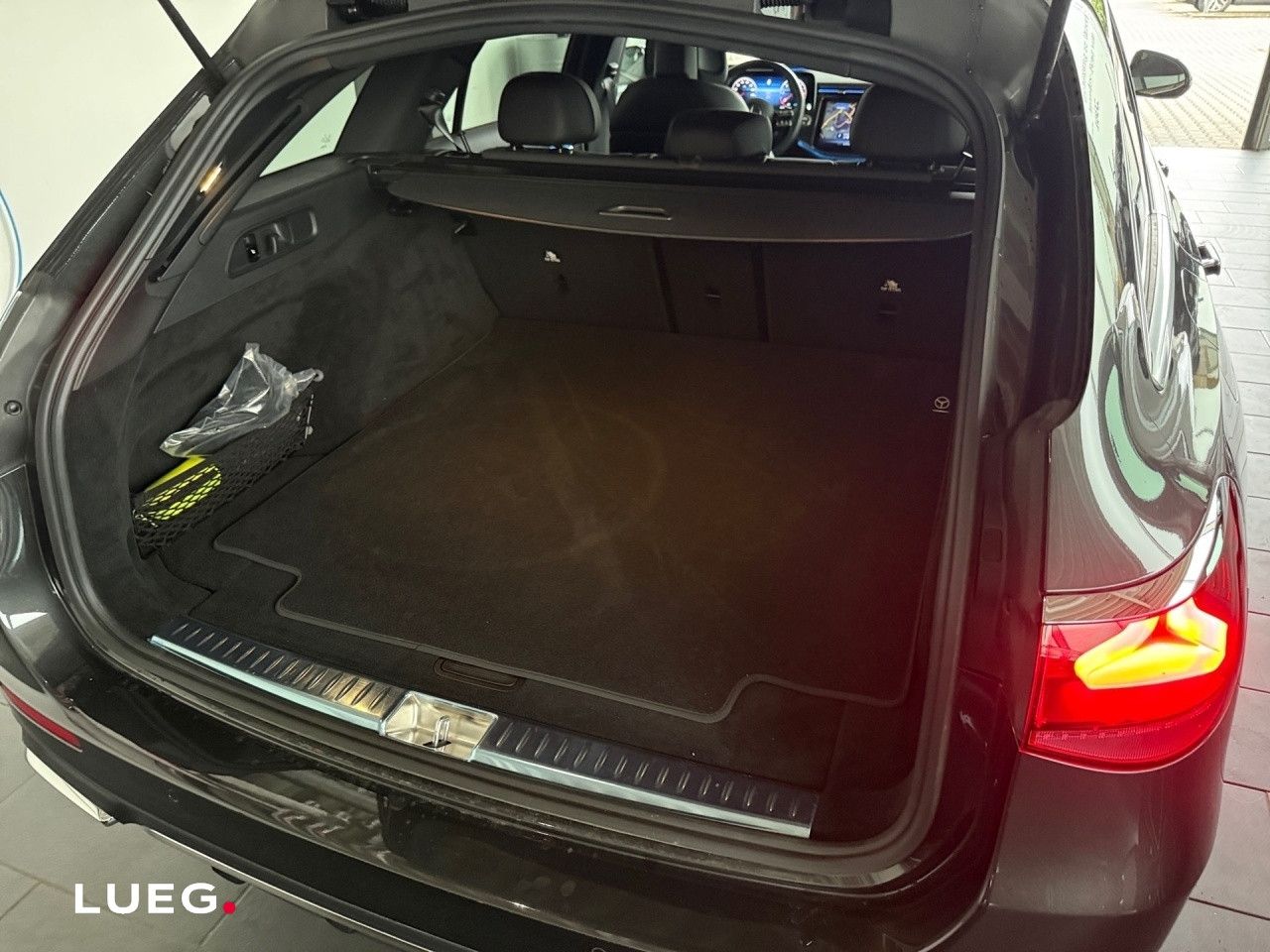 Mercedes-Benz E-Klasse – Bild 15