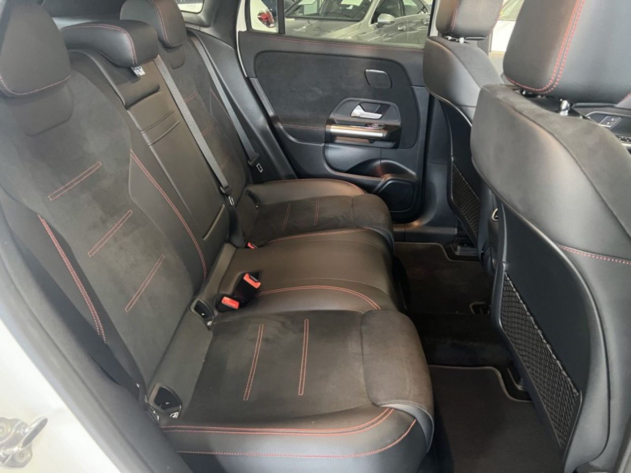 Photo du v&eacute;hicule 13 / 18