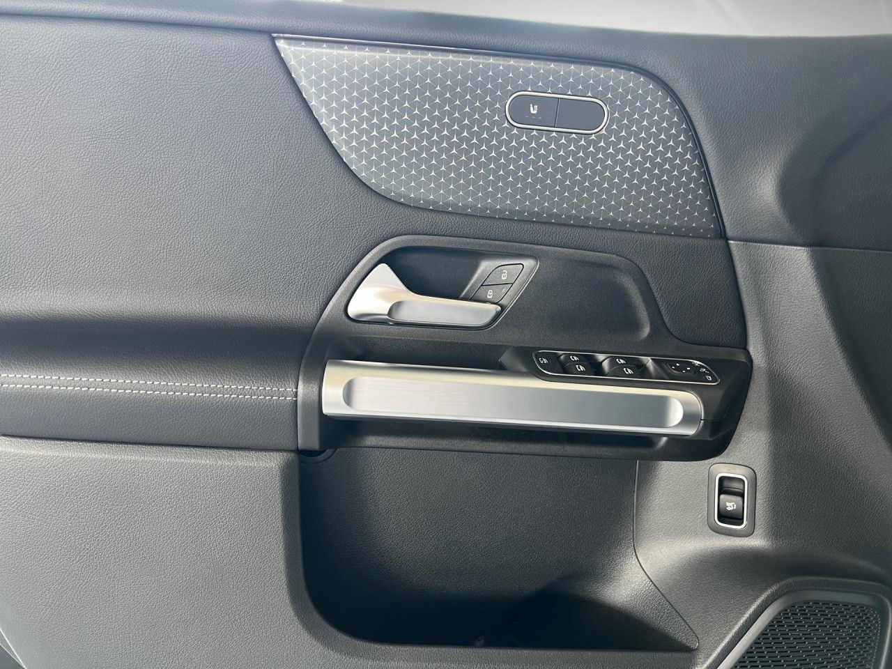 Mercedes-Benz GLB – Bild 12