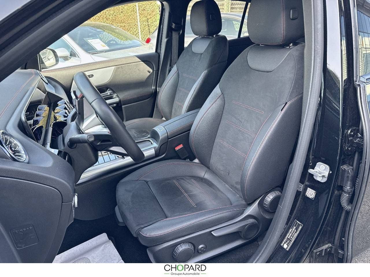 Photo du v&eacute;hicule 9 / 18