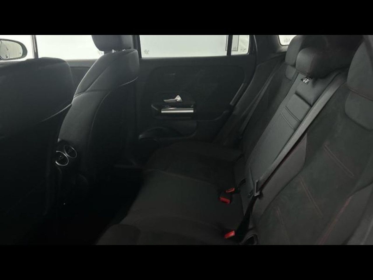 Photo du v&eacute;hicule 13 / 18