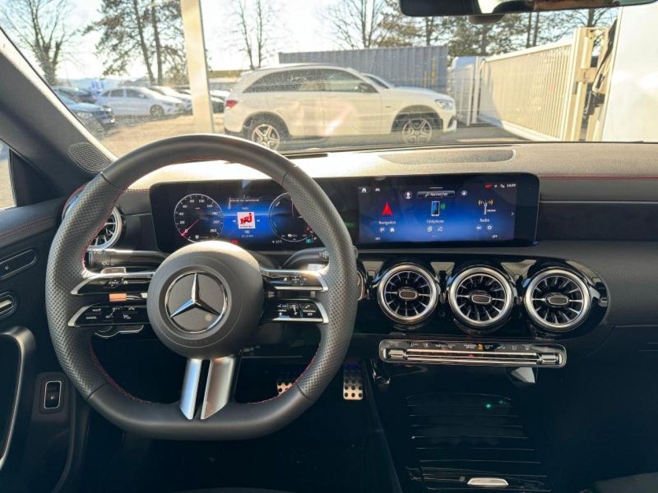 Photo du v&eacute;hicule 17 / 18