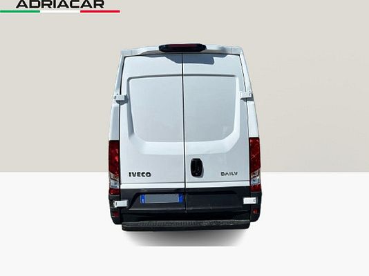 Immagine del veicolo 6 / 10