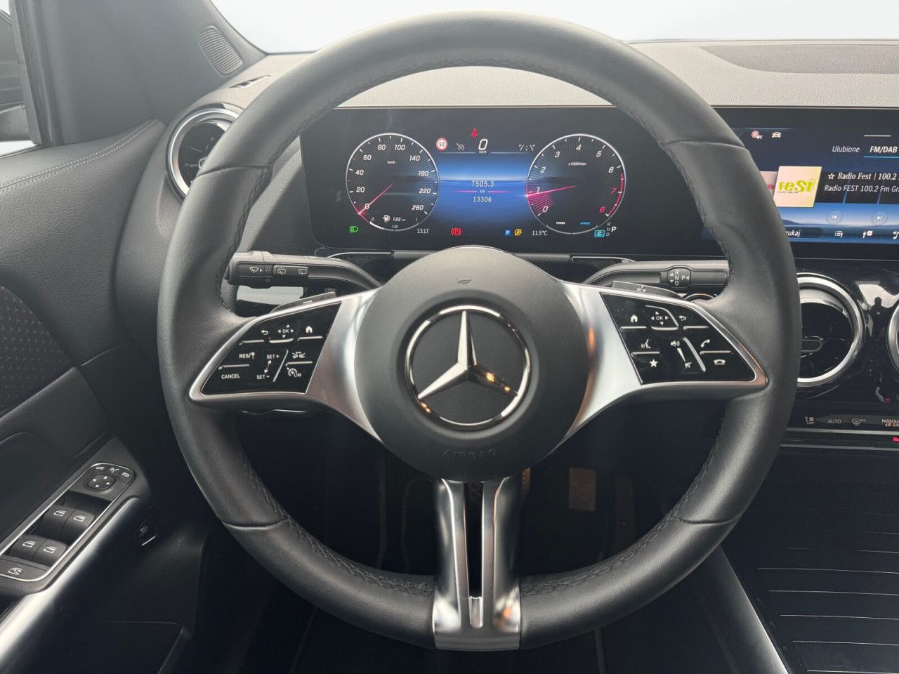 Zdjęcie pojazdu 14 / 27