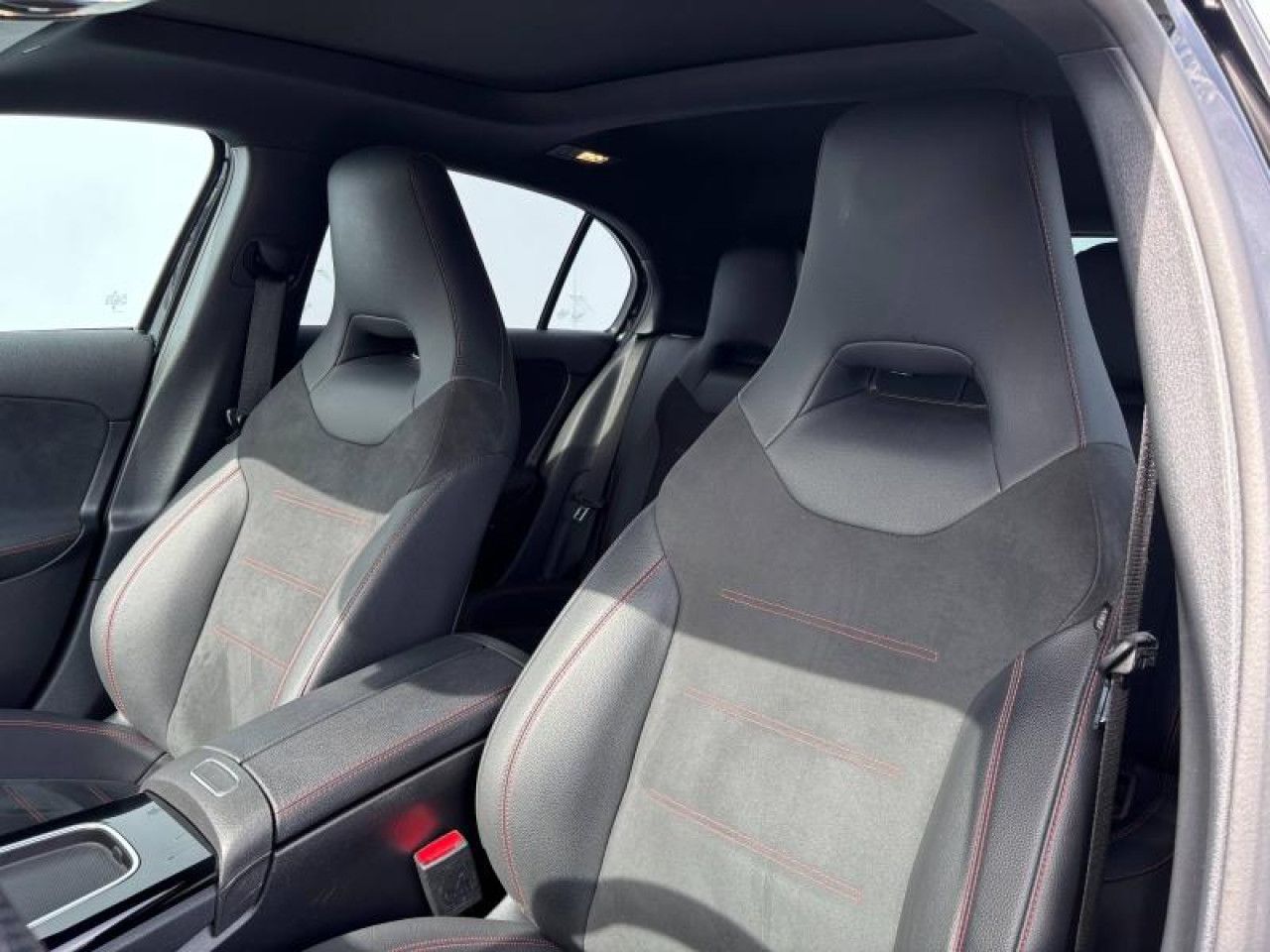 Photo du v&eacute;hicule 10 / 16