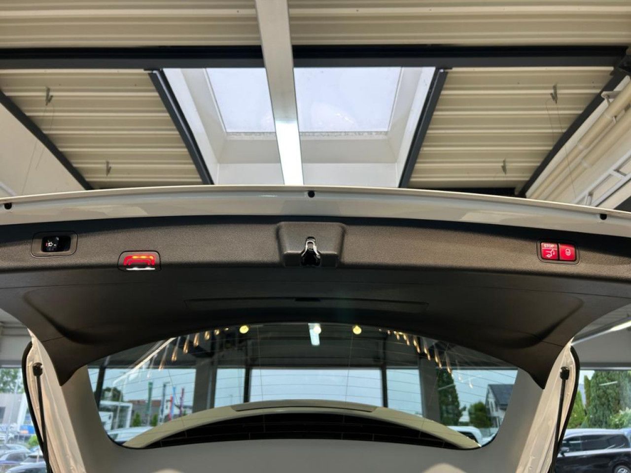 Mercedes-Benz E-Klasse – Bild 16