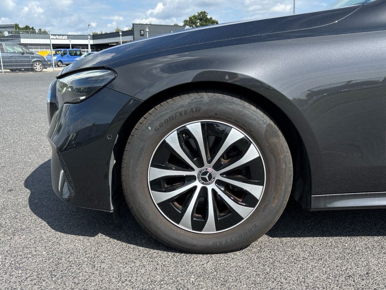 Mercedes-Benz E-Klasse – Bild 12