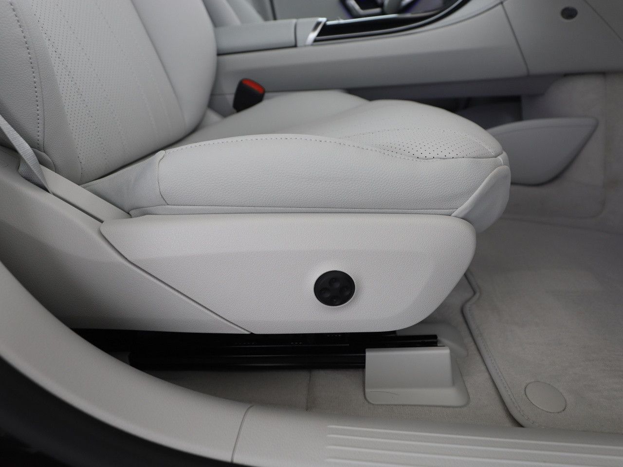 Mercedes-Benz EQE – Bild 17