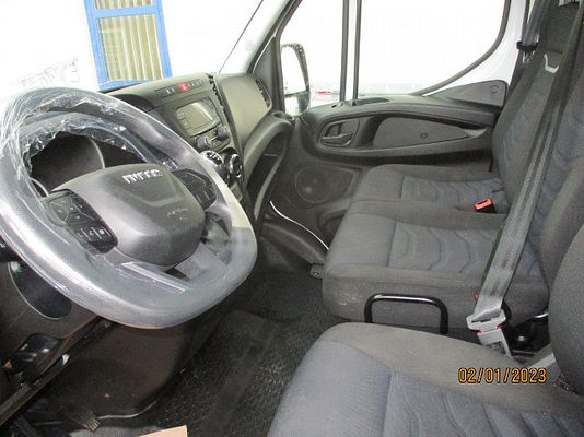 Vehicle image 5 / 5