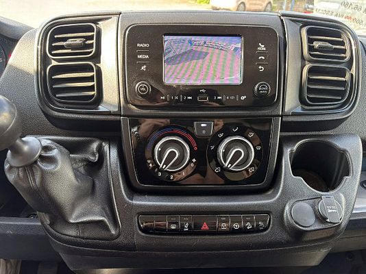 Vehicle image 14 / 15